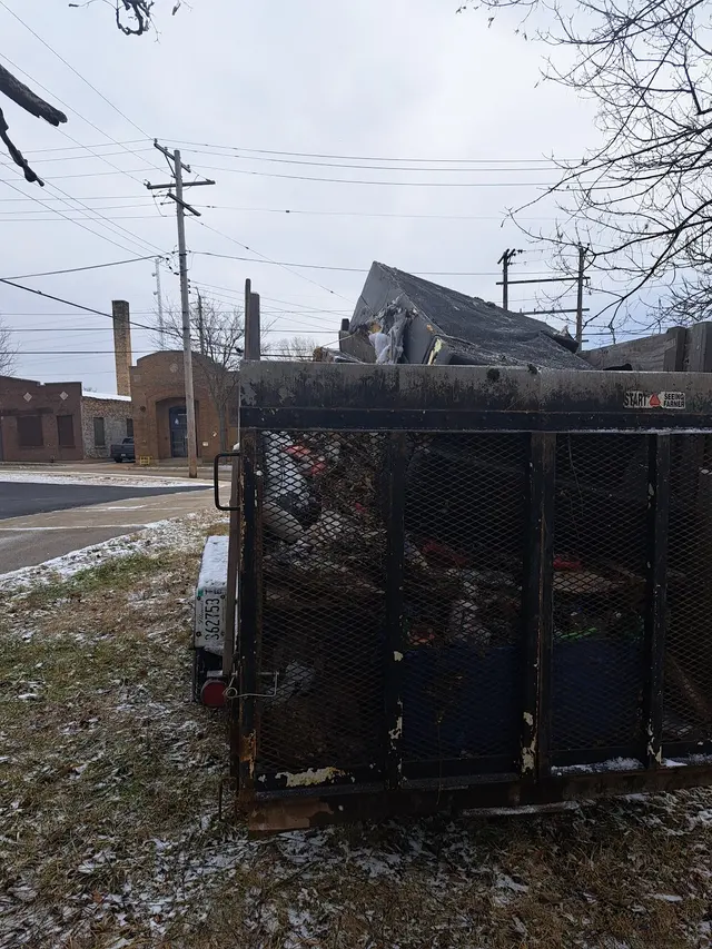 DC HAULING & JUNK REMOVAL LLC — photo from the business 8