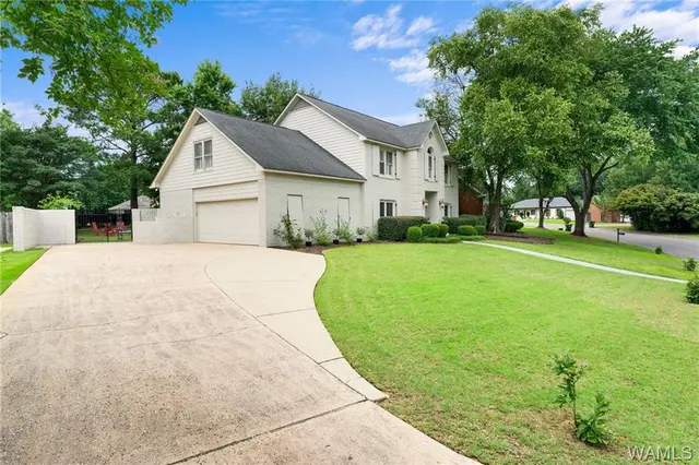 The Waldo Group at Pritchett-Moore Real Estate — photo from the business 6
