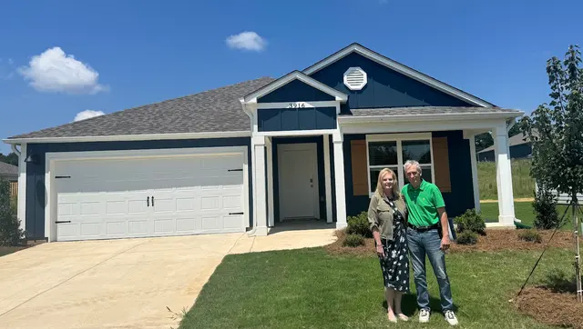 Cathy White, RE/MAX Premiere Group — photo from the business 4