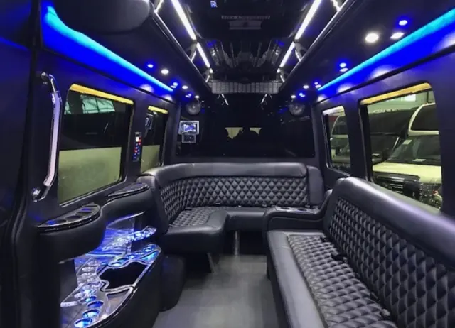 SilverWing Limo - Party Bus - Airport Shuttle — photo from the business 1