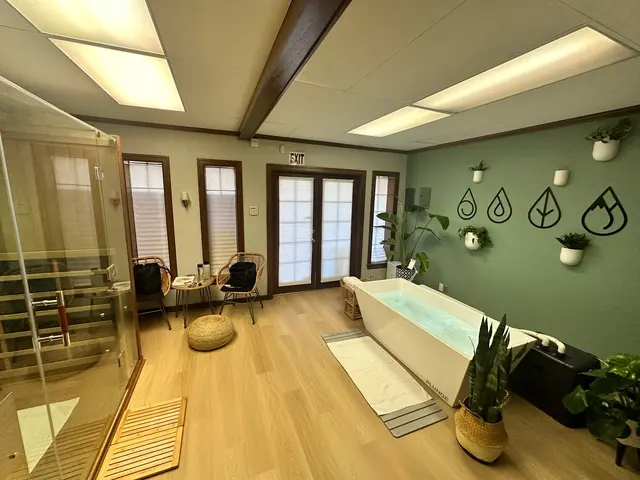 Space BAR Wellness West Seattle — customer photo 6