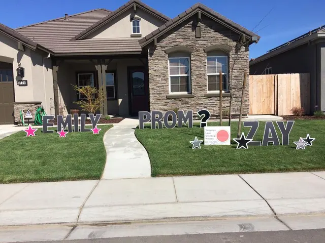YARDPOPS Storks & More! FUN & UNIQUE YARD SIGNS - We celebrate Birthdays and Babies — photo from the business 3