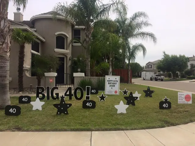 YARDPOPS Storks & More! FUN & UNIQUE YARD SIGNS - We celebrate Birthdays and Babies — photo from the business 4
