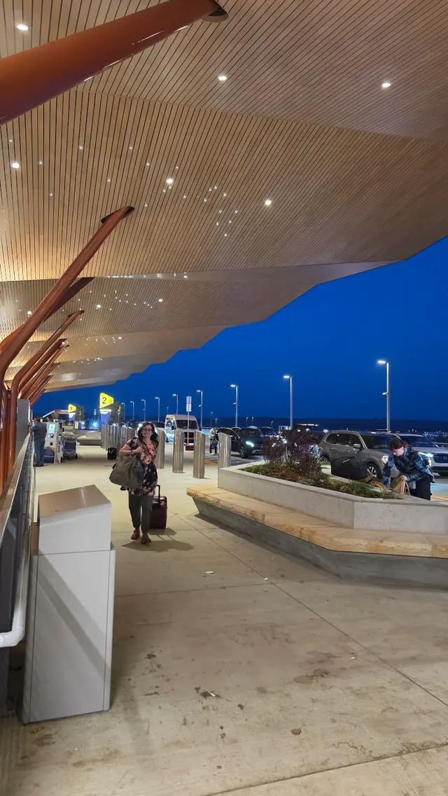 Pittsburgh International Airport — customer photo 8