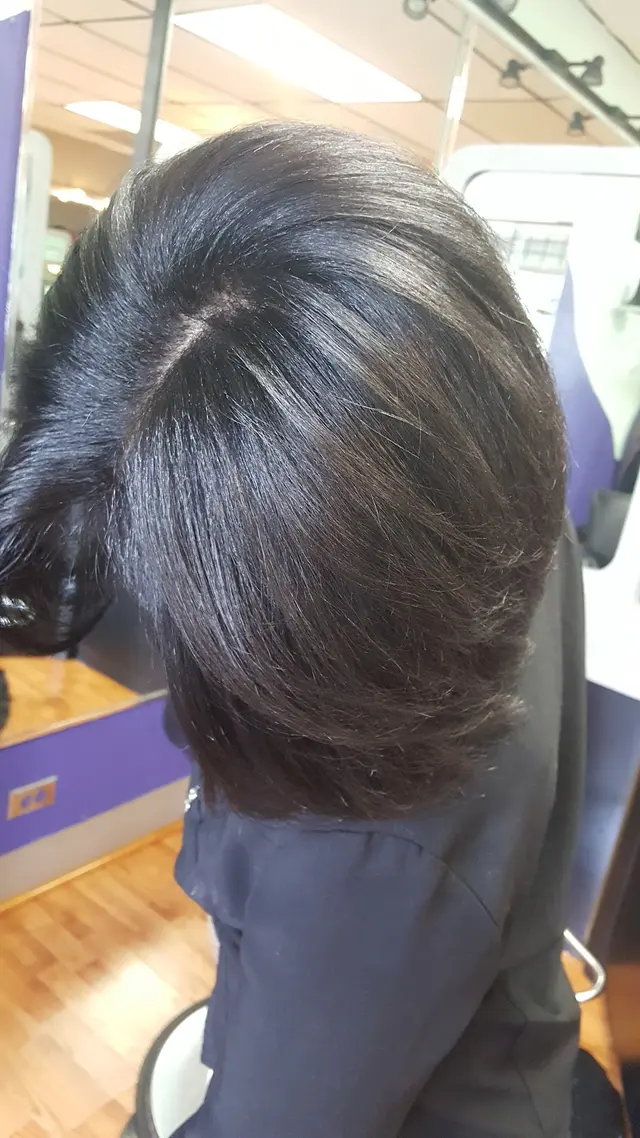 The Shampoo Bowl Hair and Nail Salon — photo from the business 5