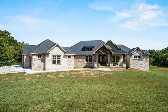 Raelenna Ferguson at EPM Real Estate — photo from the business 4