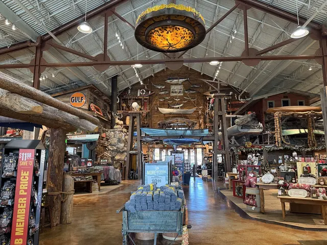 Bass Pro Shops/Cabela’s Boating Center — customer photo 2