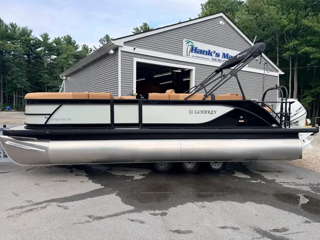 Hank's Marine — photo from the business 3