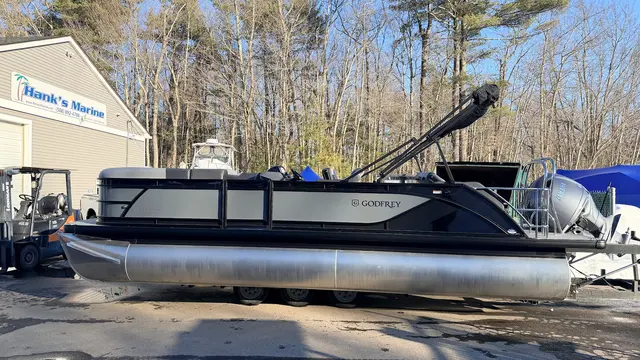 Hank's Marine — photo from the business 2
