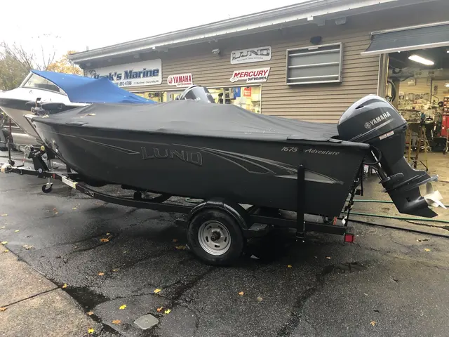 Hank's Marine — photo from the business 12