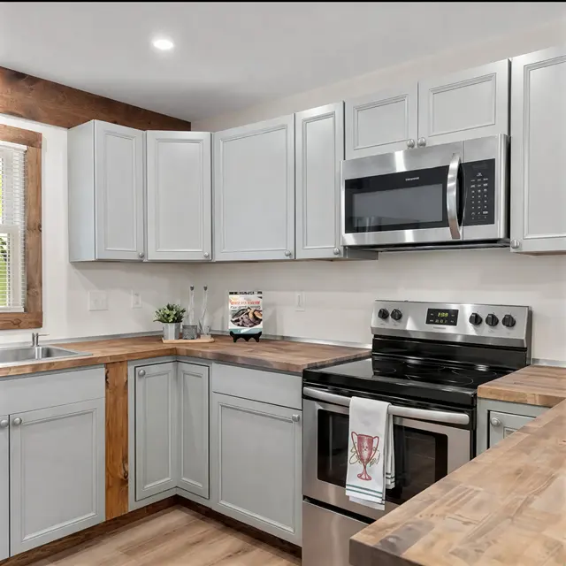 BDE Construction & Kitchen Cabinets — photo from the business 7
