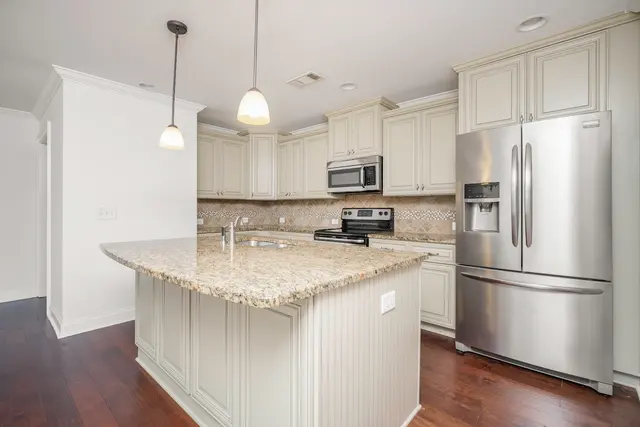 Terra Jorgensen, AT Home affiliated with KW — photo from the business 6