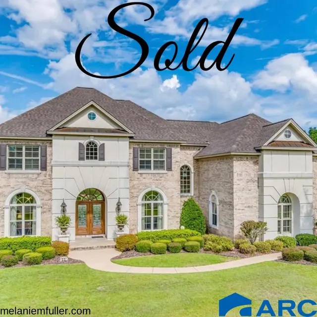 Melanie Fuller Realtor — photo from the business 5