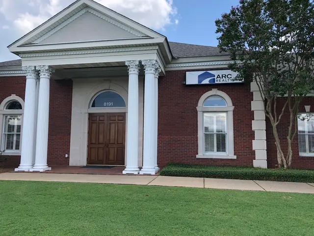 Melanie Fuller Realtor — photo from the business 3