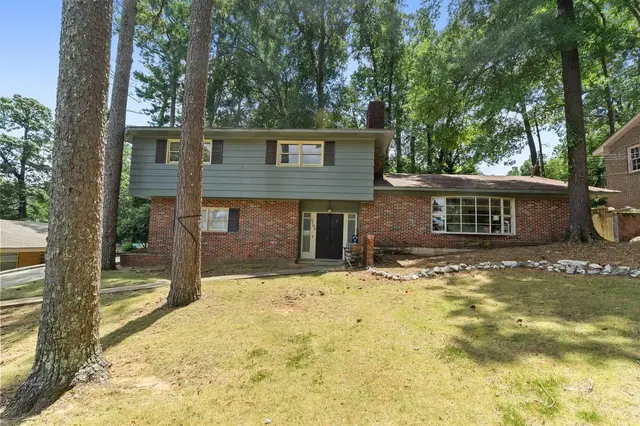 Amylynne Blake, Realtor with Wallace & Moody Realty — photo from the business 11
