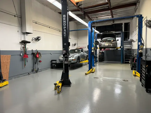 The Mechanic OC — photo from the business 4