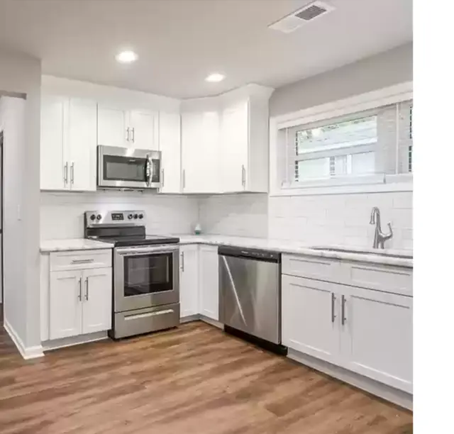 Clever Real Estate — customer photo 1