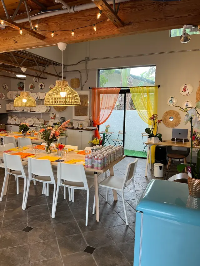 Atelier Newday Pottery Painting & Art Studio — photo from the business 12