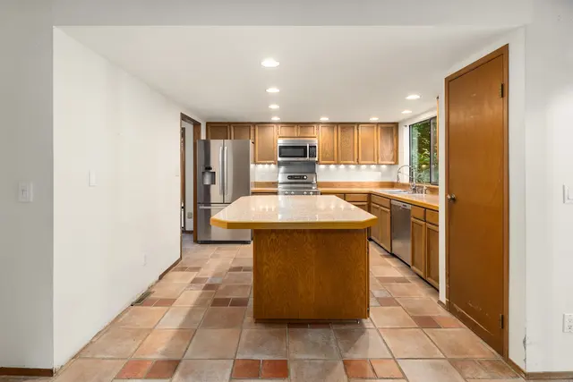 Jon Bye & Associates Real Estate - Realtor — photo from the business 12