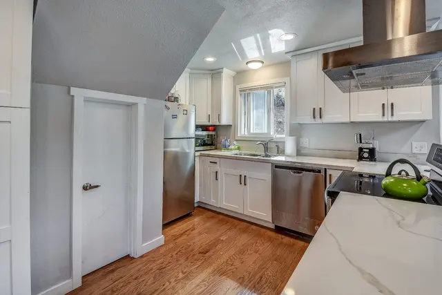 The Betancourt Group – Vanessa Betancourt & Rosa Nguyen, Realtor, Selling King, Real Estate Agent in Kent, Washington — photo from the business 9