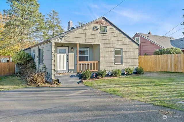 The Betancourt Group – Vanessa Betancourt & Rosa Nguyen, Realtor, Selling King, Real Estate Agent in Kent, Washington — photo from the business 2