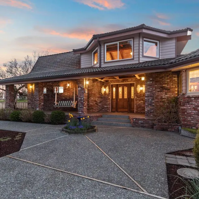Gaurav Sood & Lennaea Sood, Lake Tapps WA & Auburn WA Real Estate — photo from the business 1