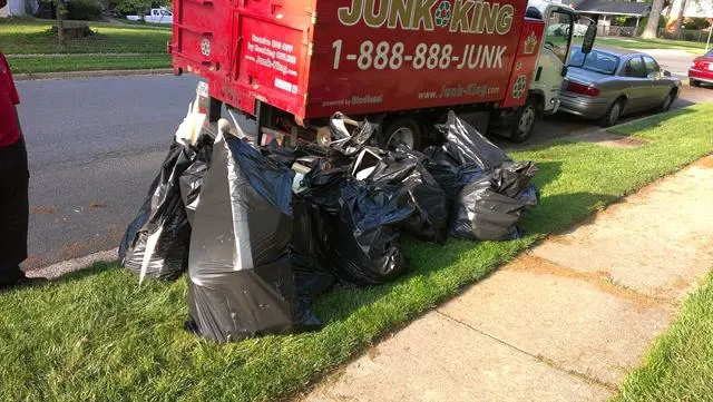 Junk King Peninsula — photo from the business 12
