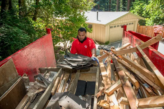 Junk King Peninsula — photo from the business 6