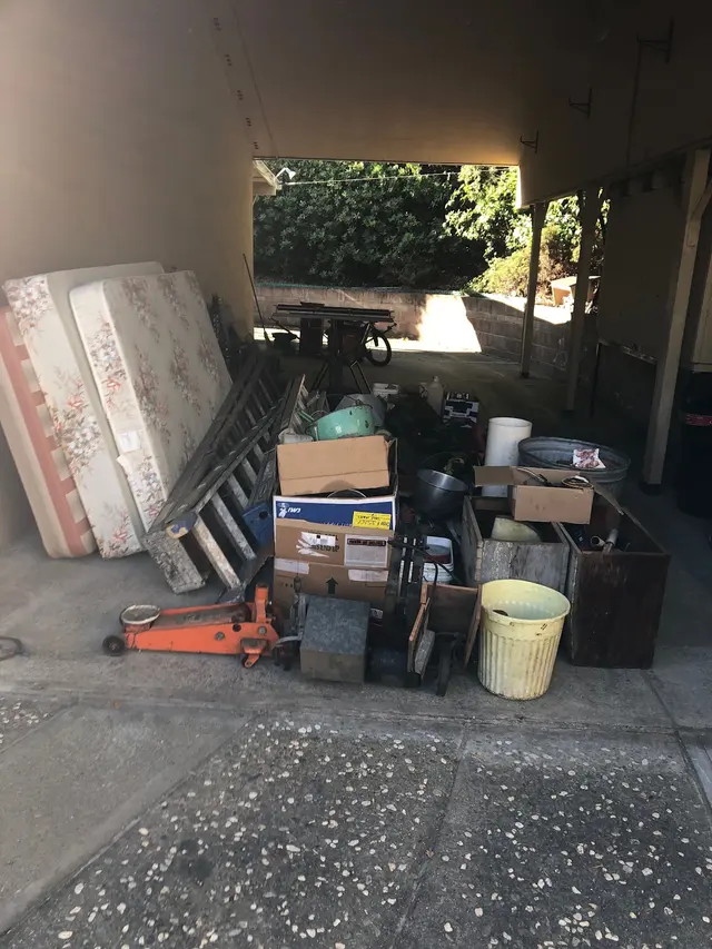 Vets Move Junk — photo from the business 11
