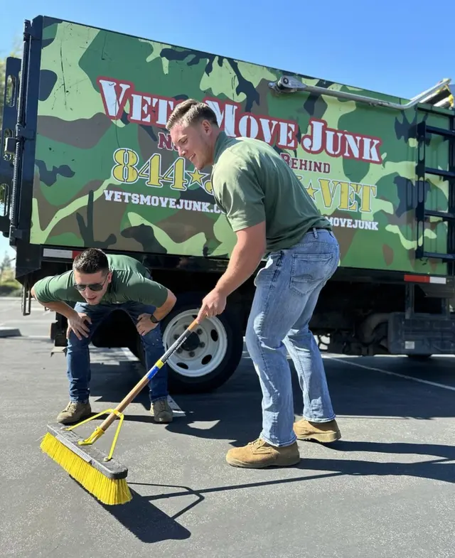 Vets Move Junk — photo from the business 5