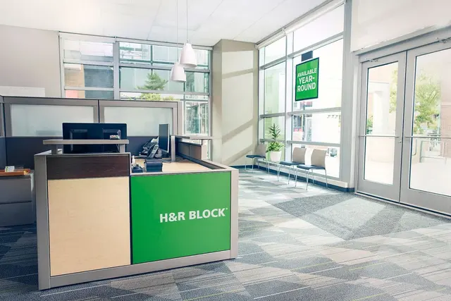 H&R Block — photo from the business 7