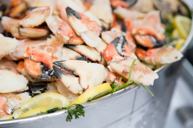 Kahn's Catering — photo from the business 10