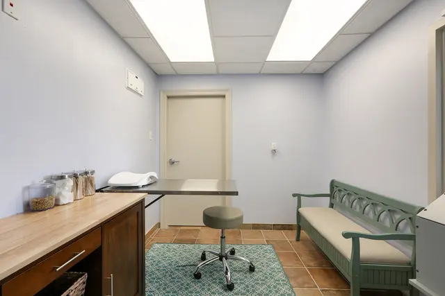 Chateau Veterinary Hospital — photo from the business 1