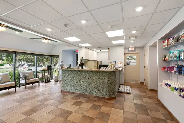 Chateau Veterinary Hospital — photo from the business 6