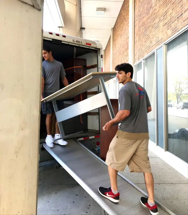 Fordson Movers — photo from the business 5