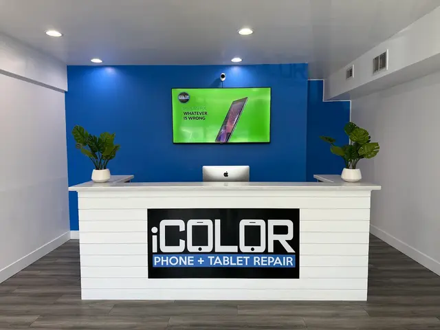 iColor | Repairs on Phones, Tablets, Computers and Game Consoles — photo from the business 3