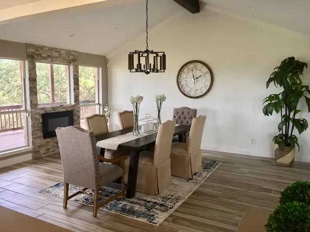 CUSTOM HOME STAGING — photo from the business 7
