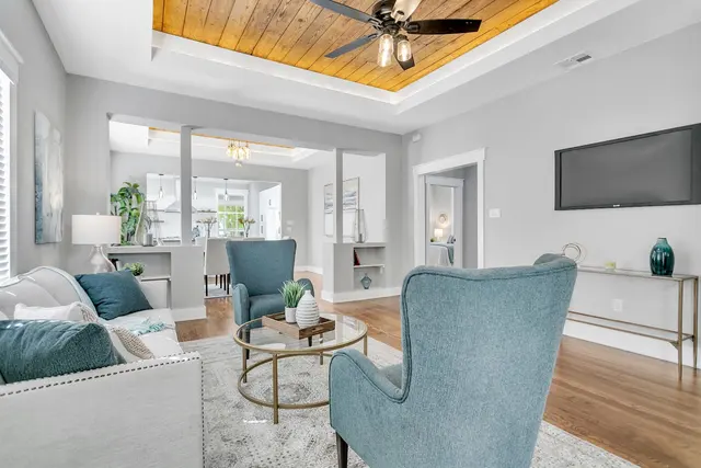 CUSTOM HOME STAGING — photo from the business 11