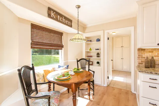CUSTOM HOME STAGING — photo from the business 3