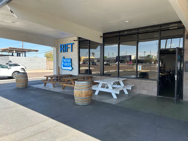 Rift Wine Bar & Taphouse — customer photo 5