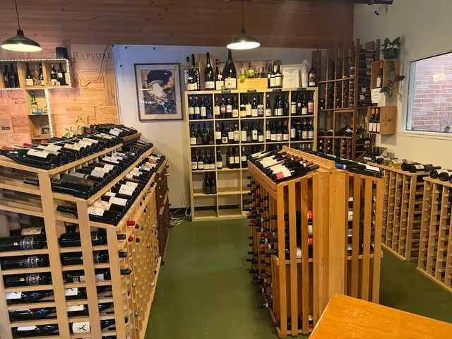 Rift Wine Bar & Taphouse — customer photo 6