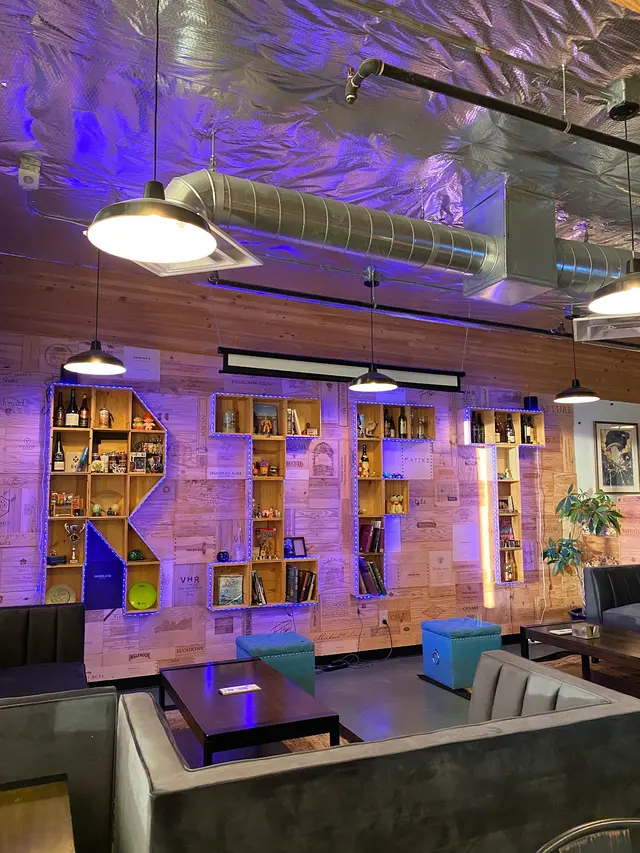 Rift Wine Bar & Taphouse — customer photo 4