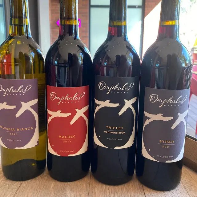 The Wine Collective of Scottsdale, Wine Store, Wine Tasting & Wine Bar — photo from the business 4