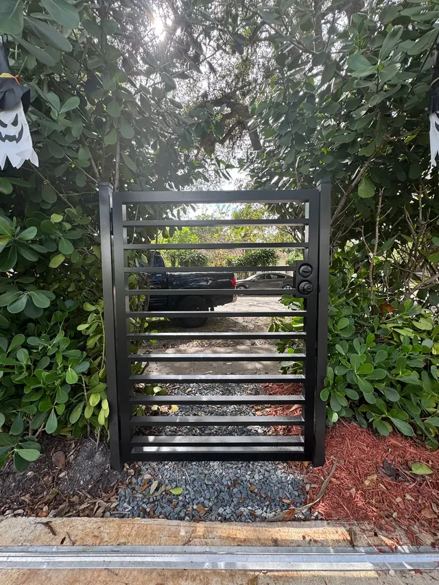 Genesis Gates — photo from the business 2