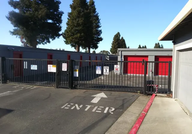 BuxBear Storage — photo from the business 10