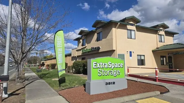 Extra Space Storage — photo from the business 1