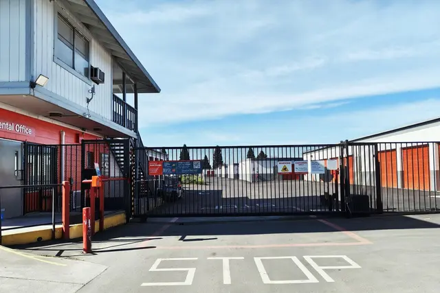 Public Storage — photo from the business 6