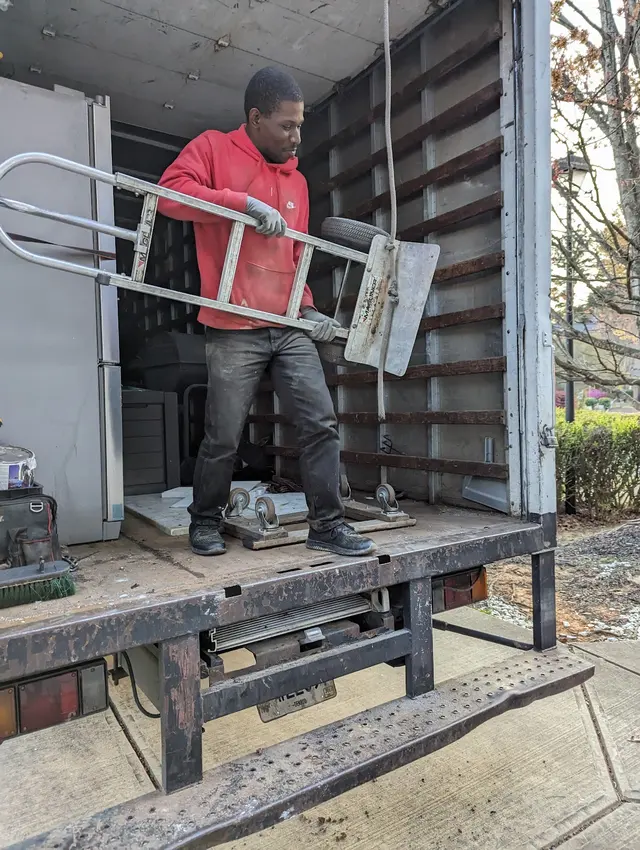 SS PRO JUNK REMOVAL — photo from the business 5