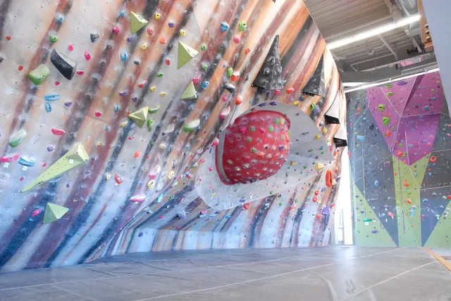 Climb So iLL at the Power Plant — photo from the business 2