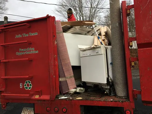 Junk King Milwaukee — photo from the business 3